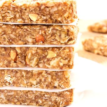vegan granola bars with date caramel