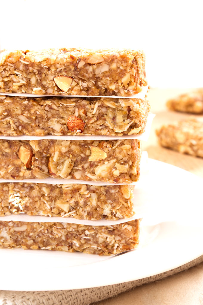 vegan granola bars with date caramel