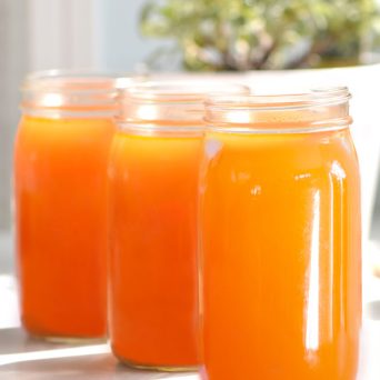 vegetable broth - homemade broth from vegetable scraps