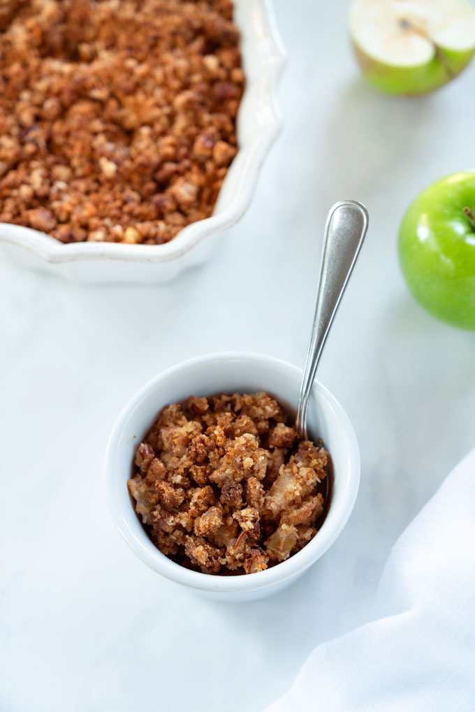 grain-free apple crisp with pecans and almonds - vegan