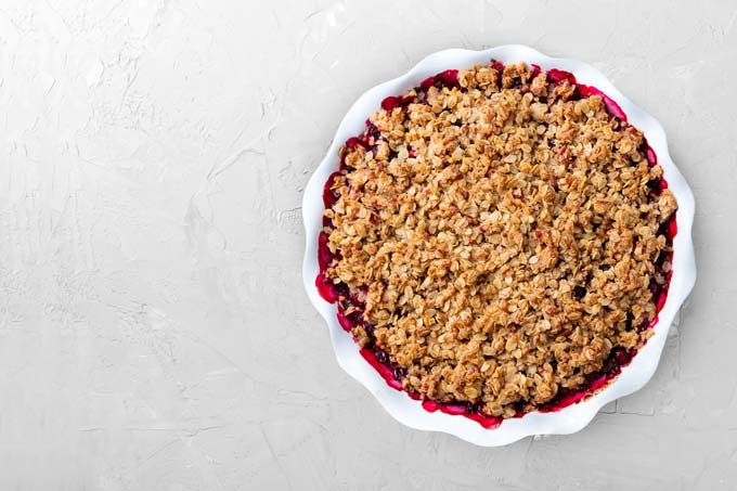 keto fruit crisp with berries