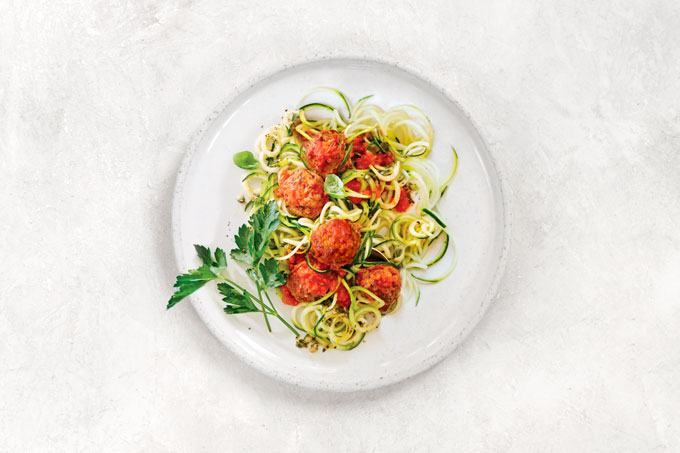 zucchini spaghetti with marinara