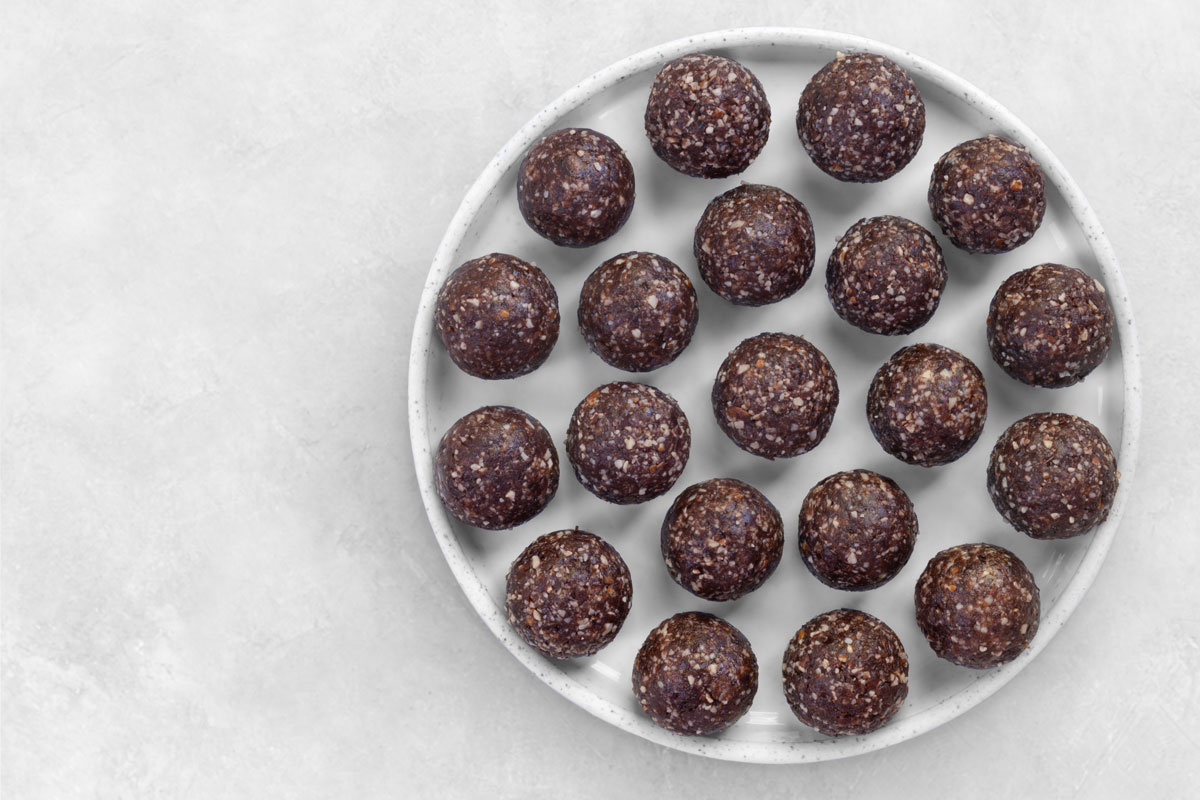 almond butter protein bites