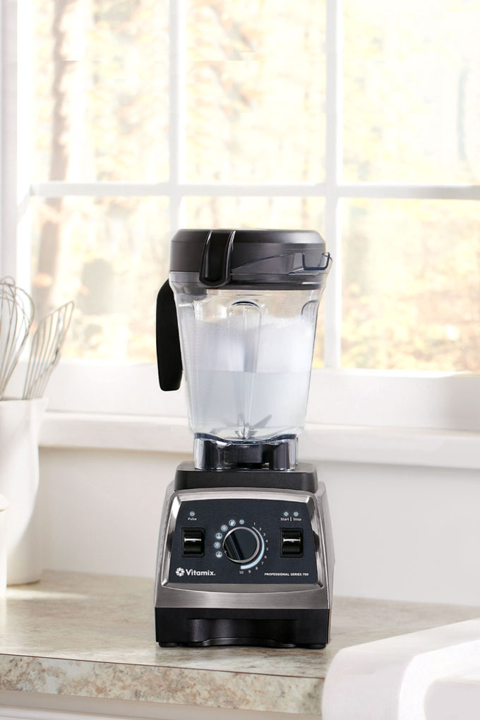 tips for cleaning a Vitamix blender