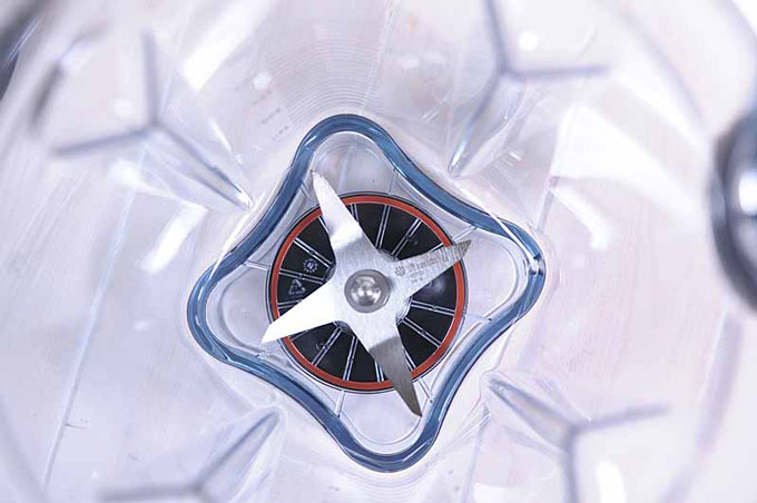 how to deep-clean a Vitamix 