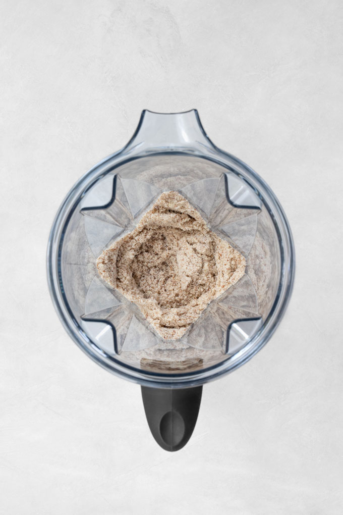 how to make almond meal in a Vitamix blender