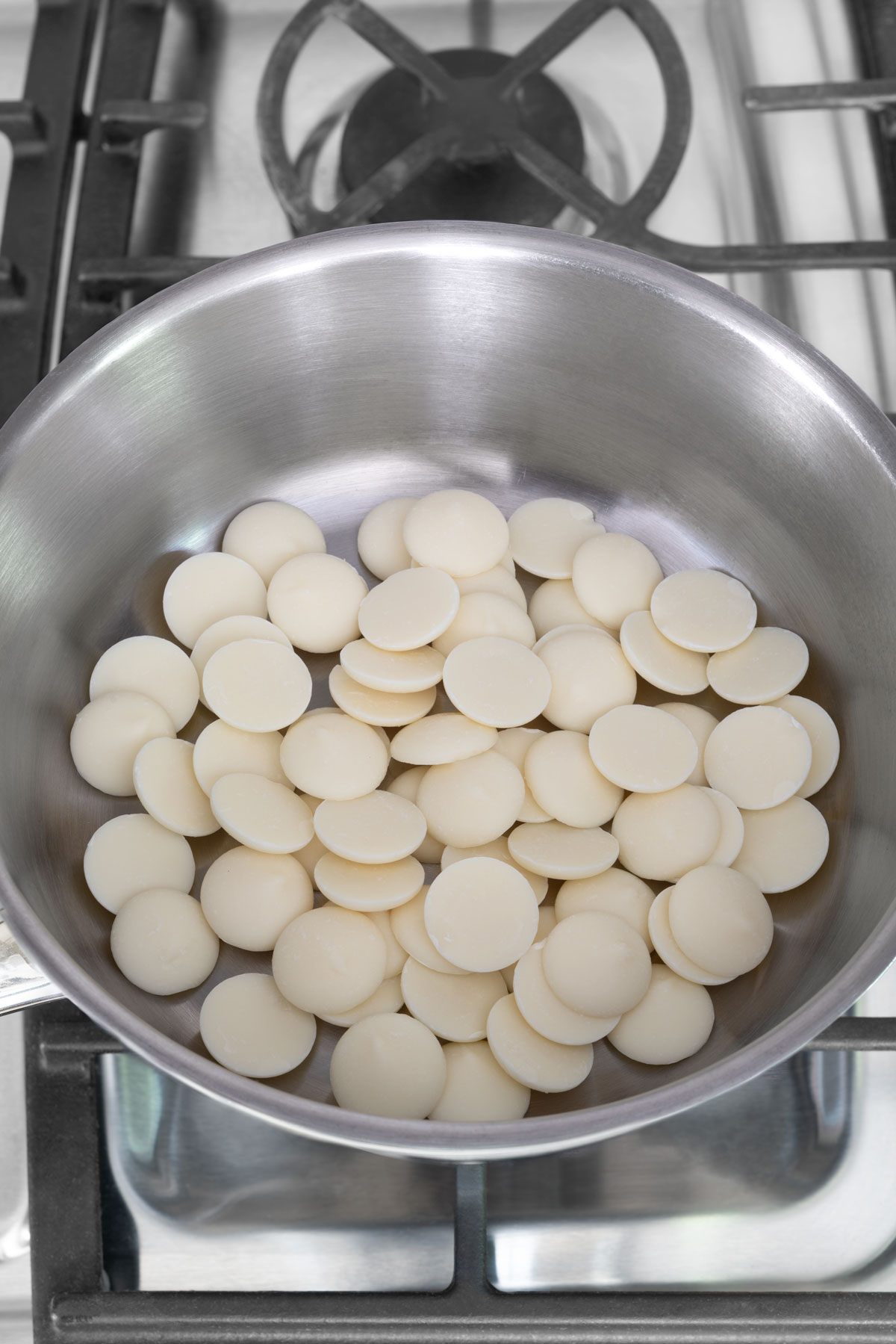how to melt chocolate in a saucepan